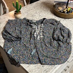 Floral Women's Top with Lace Detail